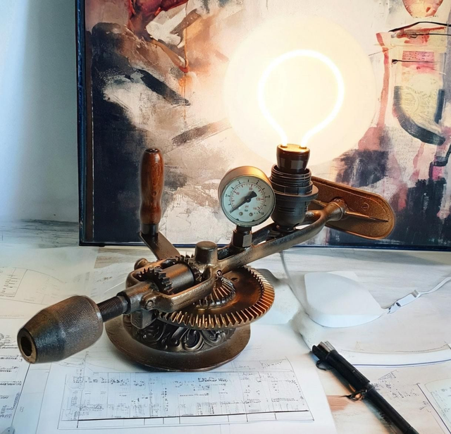 Steampunk Intégrale, avec rotation circulaire du support d'ampoule - Lampe d'ambiance déco à poser, Esprit Steampunk - Artisanat Français