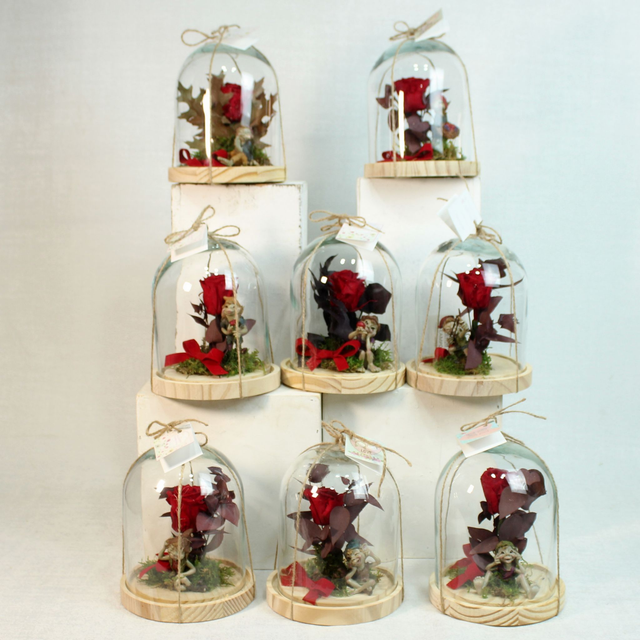 0CR611  CÚPULA ROSA ETERNA CON DUENDE. 17xd14cm