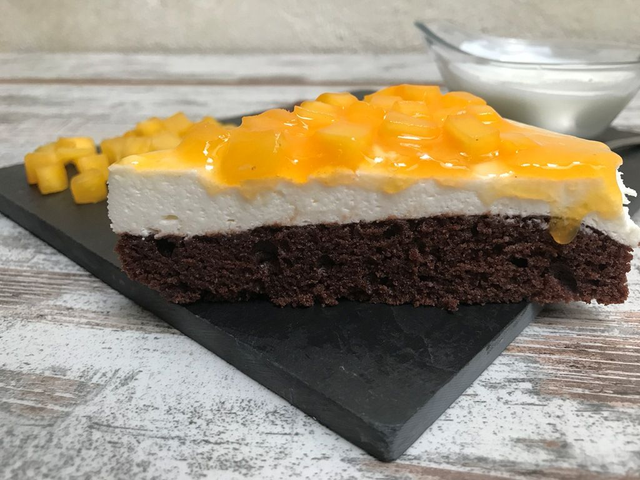 Tarta de yogur de mango