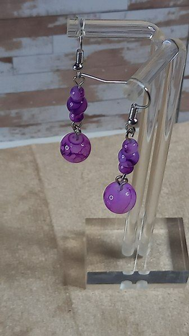 Boucles d&#039;oreilles marbré mauve