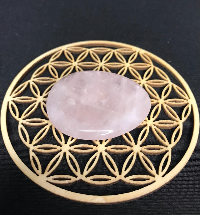 QUARTZ ROSE - Worry Stone [Madagascar]