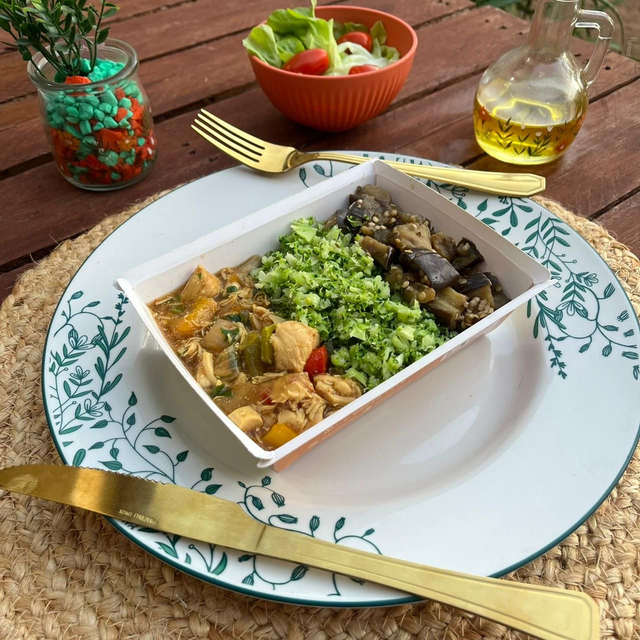 Frango xadrez + Arroz de brócolis + Berinjela refogada