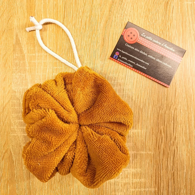 Fleur de douche marron