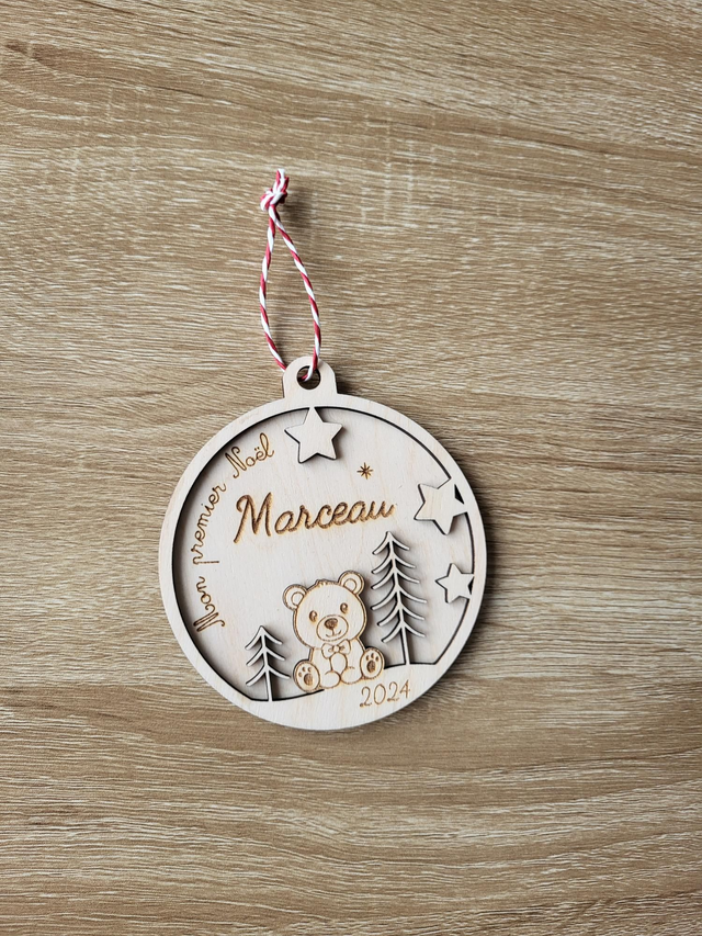 Boule de Noël en relief en bois personnalisable