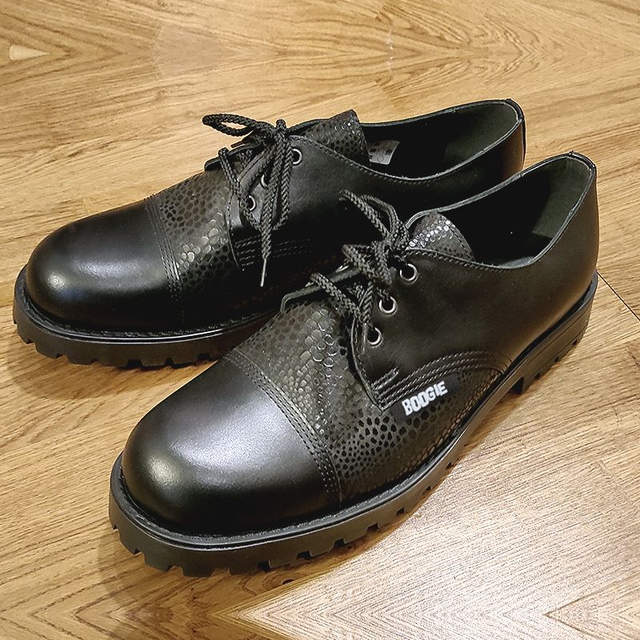 Crocodile Rock Black