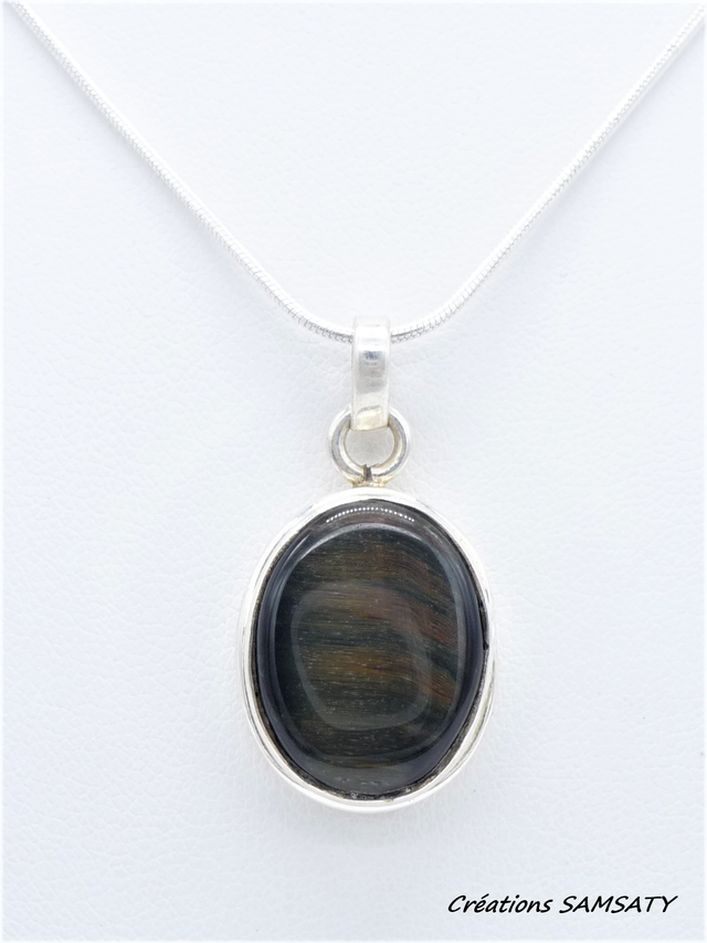 Pendentif en Œil de Faucon