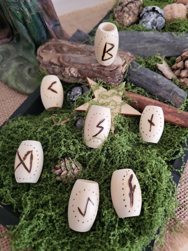 Perle Runique En Bois - Gravure artisanale