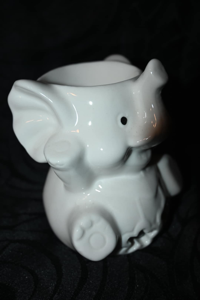 Brûle-parfum éléphant en céramique blanche – Diffuseur décoratif