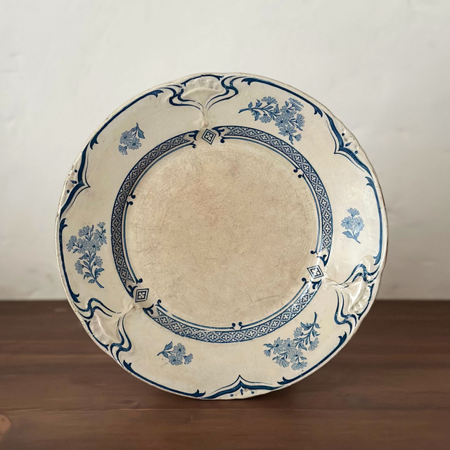 la grande assiette Manon, Saint-Amand, Terre de fer