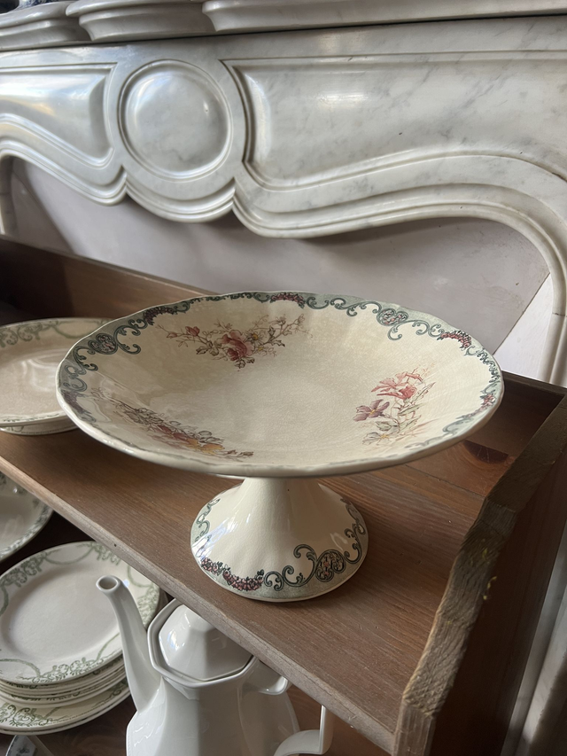 Compotier Choisy le Roi décor floral polychrome en terre de fer