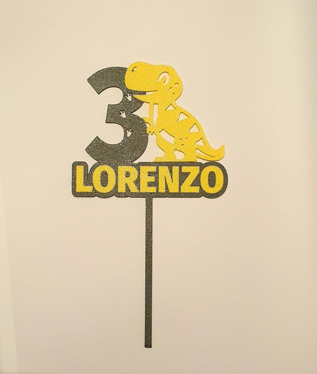 Topper cake personnalisé avec dinosaure 