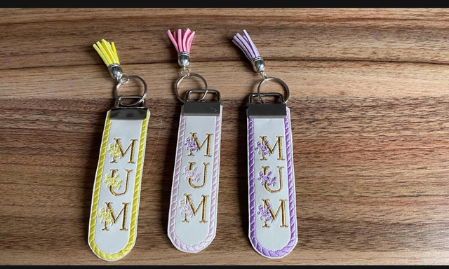 Pretty Floral Mum Keyring Keyfob 