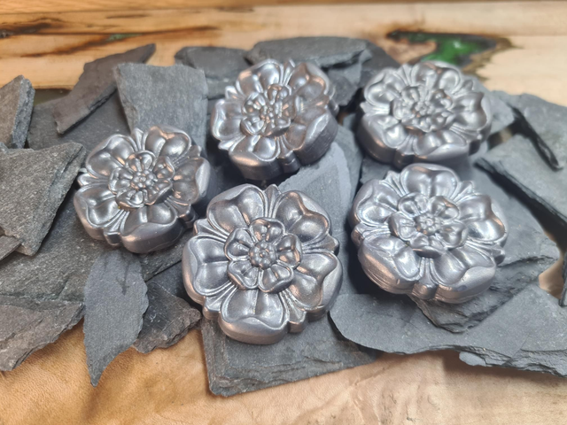 Lead Cast 50mm Tudor Roses - Pack of 5