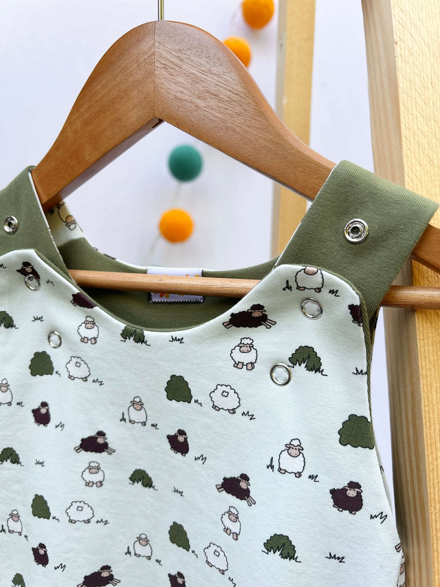 Salopette évolutive et réversible "Saute-mouton" vert tendre