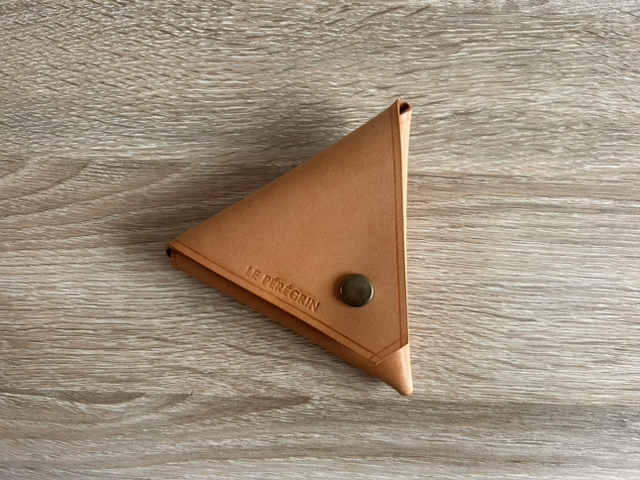 Porte-monnaie triangulaire en cuir - Coloris « Naturel » - Fabriqué à la main en France
