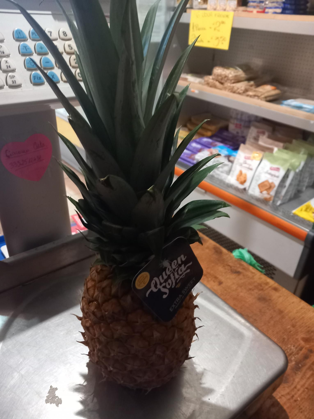 Ananas Via Aerea.  1,5kg+-