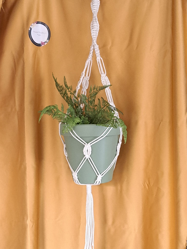Beadless Plant Pot Hanger in Cream