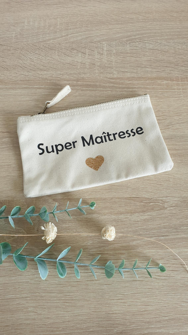 Trousse écru Super Maîtresse