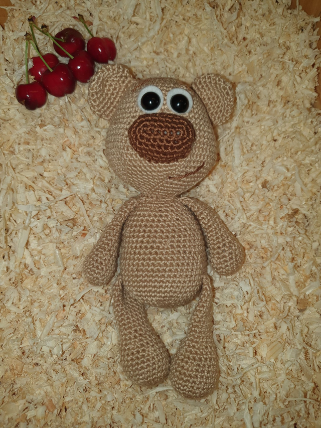 Camille l'ourson aux yeux noirs (sans vêtement)