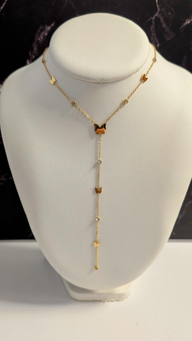 Collier pendant papillon doré 