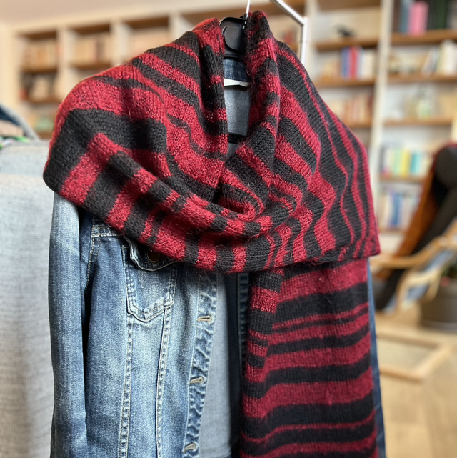 Écharpe bordeaux et noir