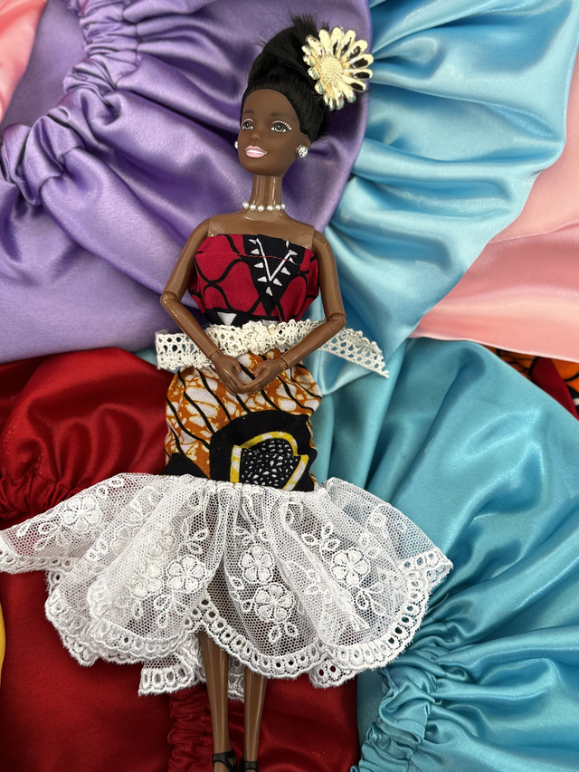 Poupée – Robe en Wax et dentelle - Fait main