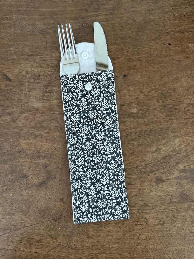 Étui à brosse à dents / ou à couverts
