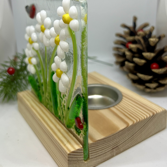 Daisy Fused Glass Tealight on Wooden Base