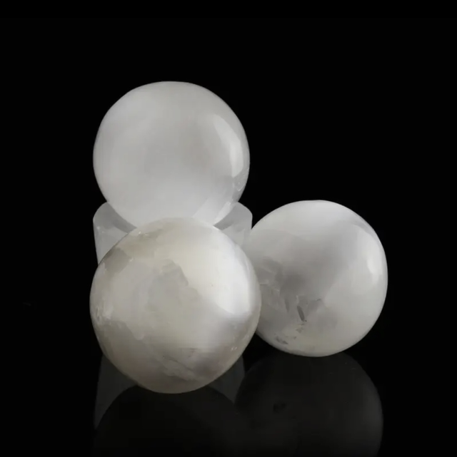 Seleniitti pallo 4cm 