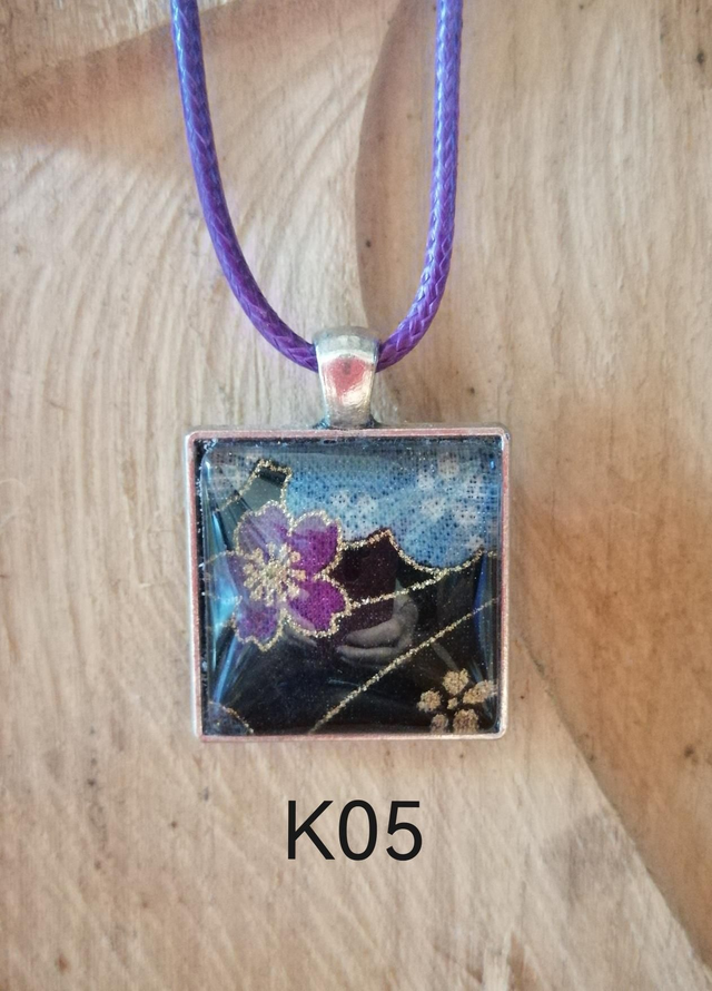Collier K05 Carré Fleur 