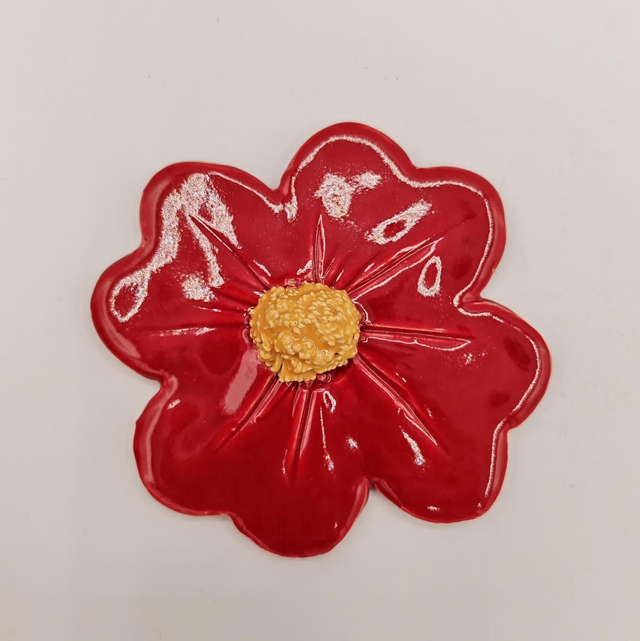 Tasse à expresso rouge moucheté intérieur rose moucheté