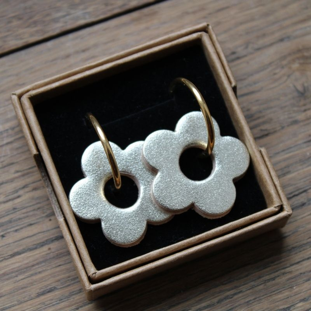 Boucles d’oreilles créoles fleurs 