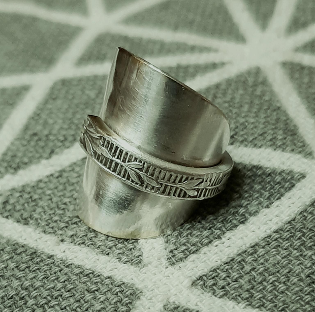 Bague en métal argenté T52