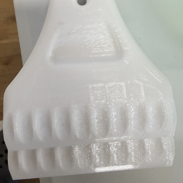 Windscreen ice scrapper 