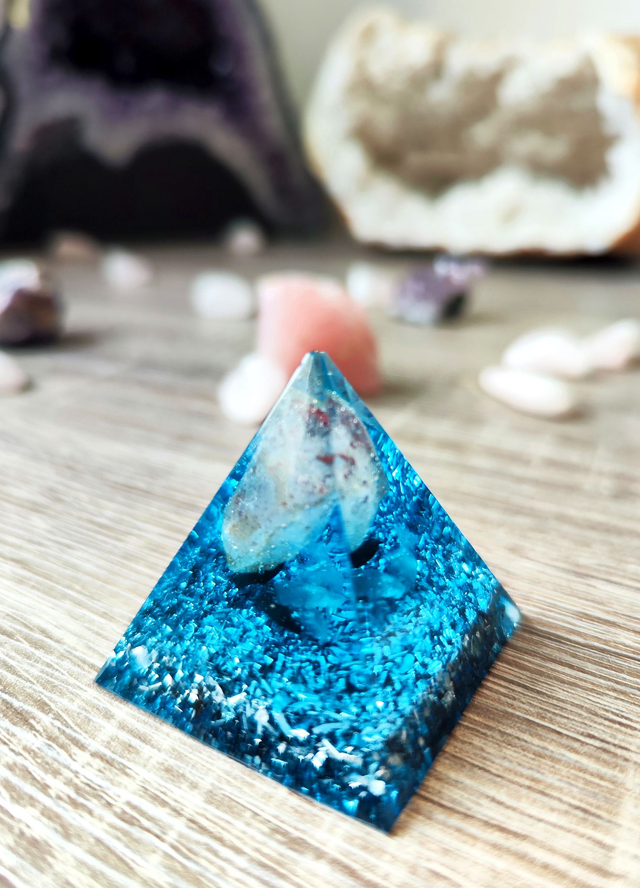 Petite Pyramide bleu 