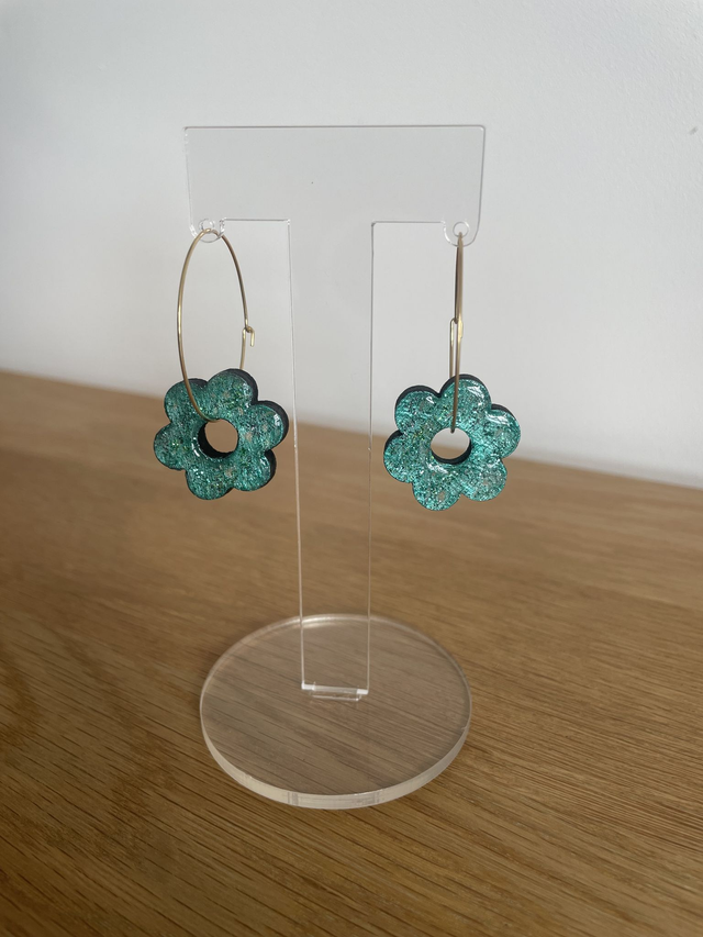 Boucles d oreilles  Créoles fleur en bois