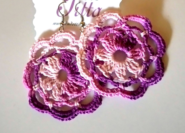 Virkatut Kukka- korvakorut, monivärinen  