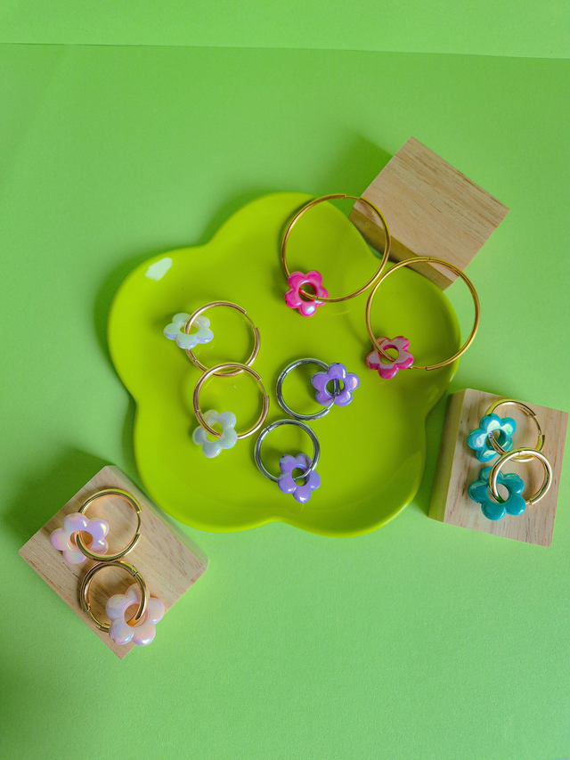 Boucles d’oreilles créole - Moyennes fleurs brillantes