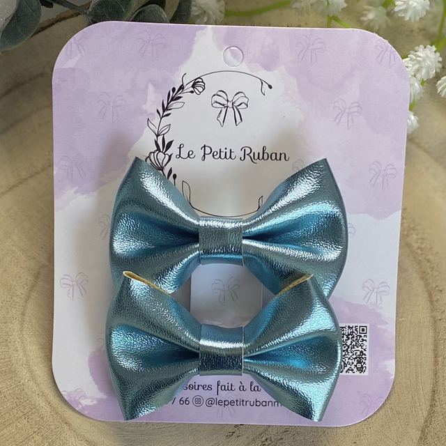 Paire de petites barrettes métalliques bleues 