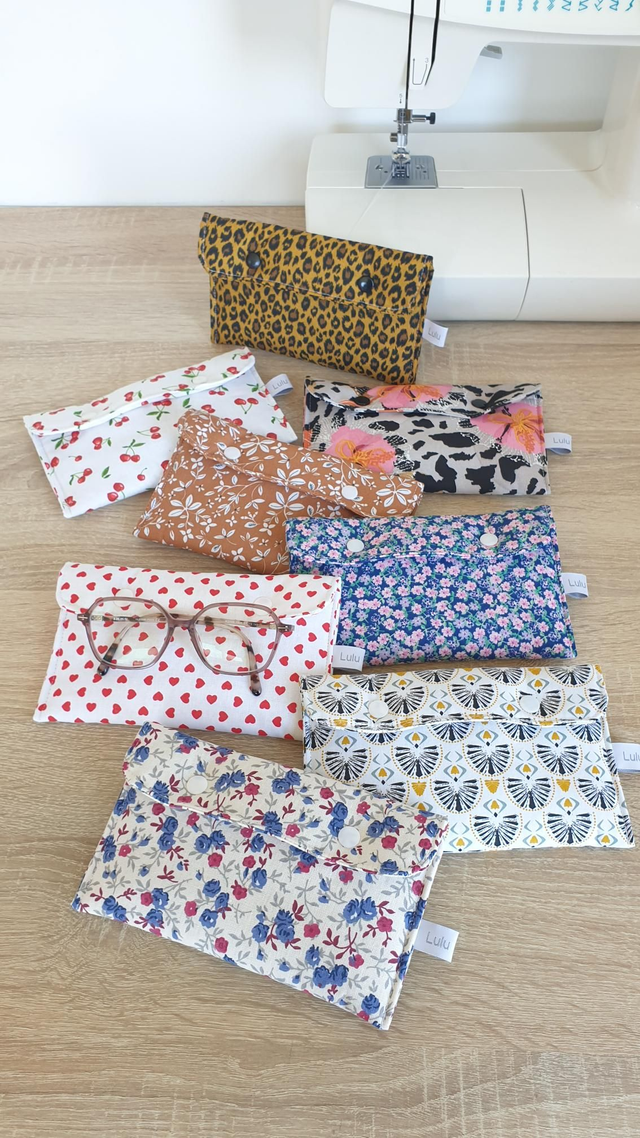 Étuis à lunettes ou téléphone léopard fleurs