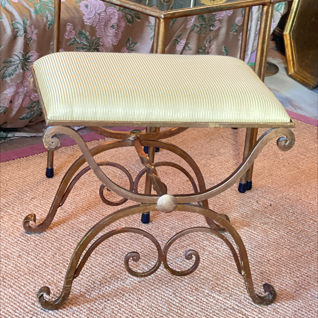   Gold Bank gepolstert geschmiedet