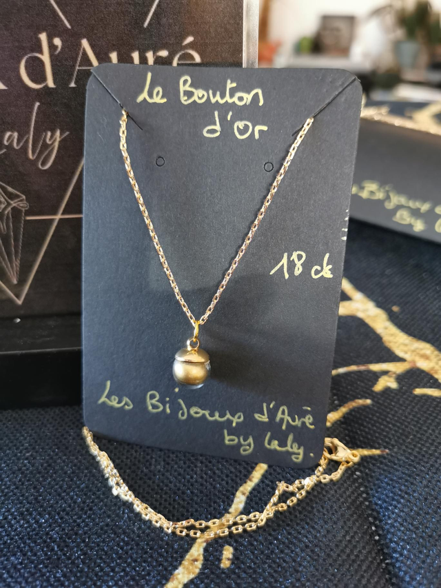 Le bouton d'or chaîne plaquée or 18 carats