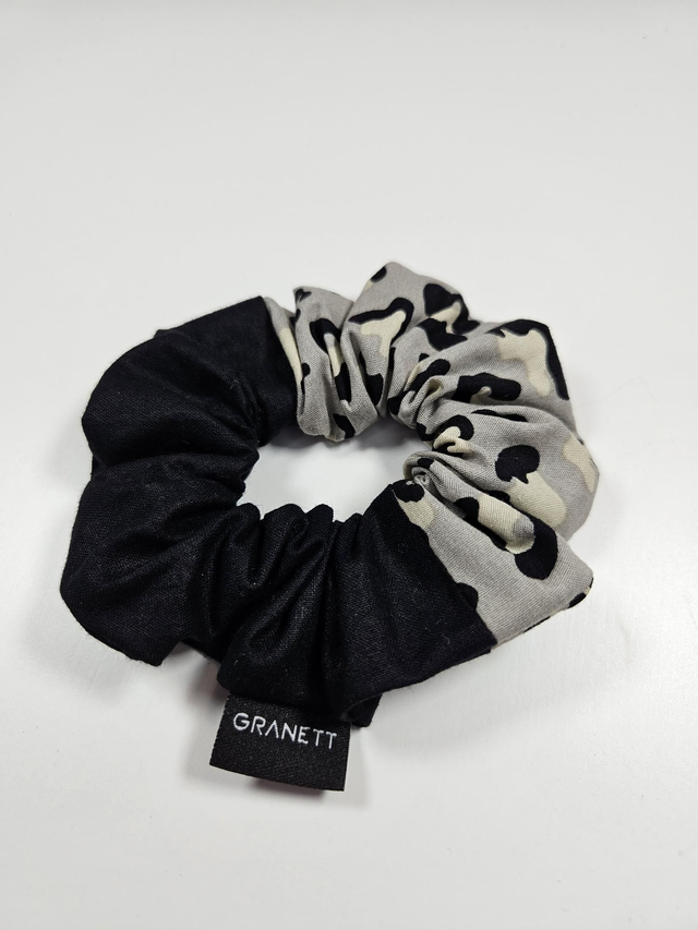 LEO multicolor gray scrunchie hajgumi