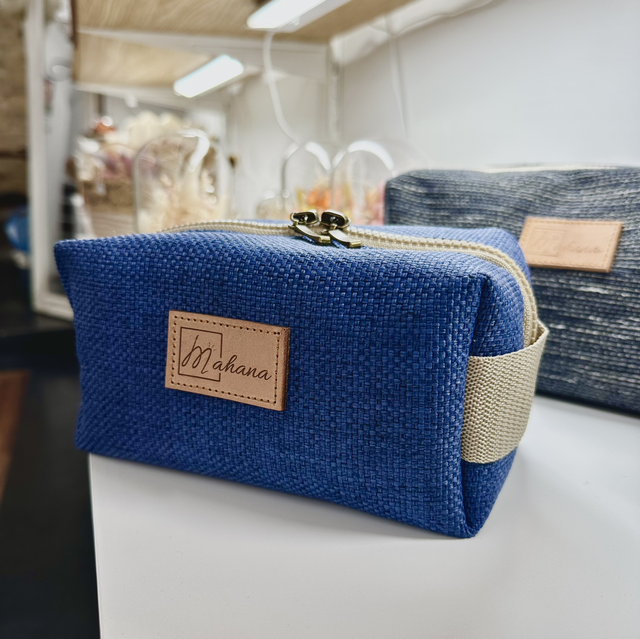 Trousse de toilette bleue et beige