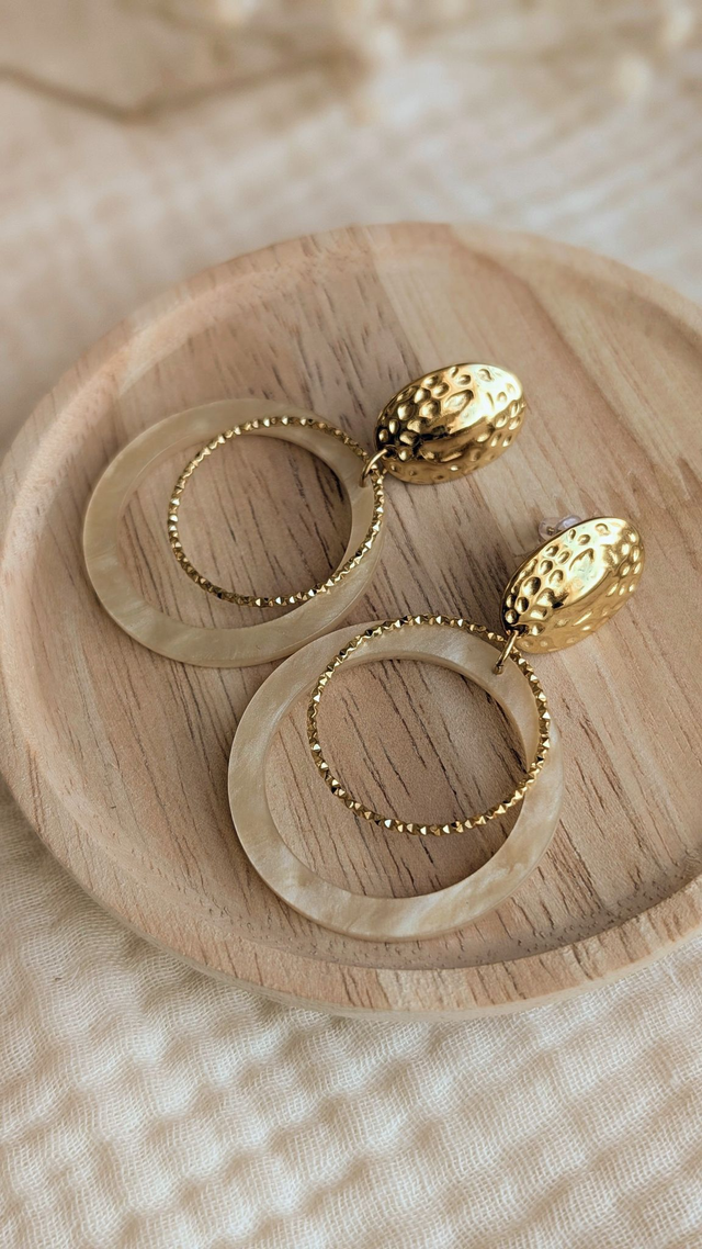 Boucles d'oreilles SIDONIE beige nacré