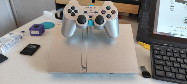 Support d&#039;exposition horizontal PS2 turquoise slim junk ♻️