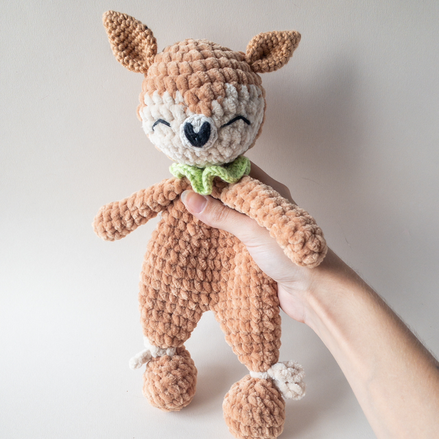 Doudou snuggler faon - collerette vert pomme