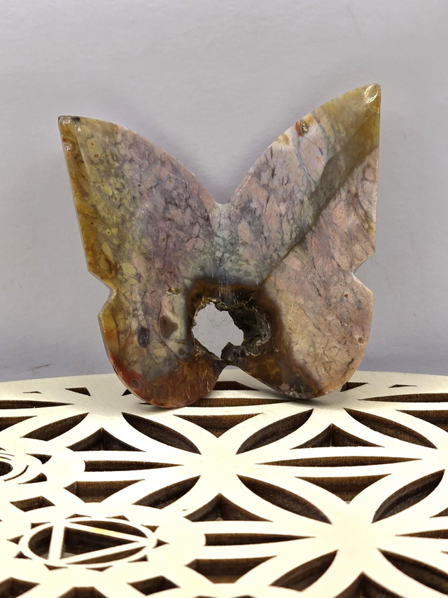 Calcédoine violette papillon