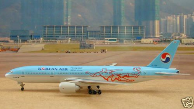 Korean Air B777-2B5ER (NC) (HL7598) &quot;World Cup 2002&quot;, 1:400