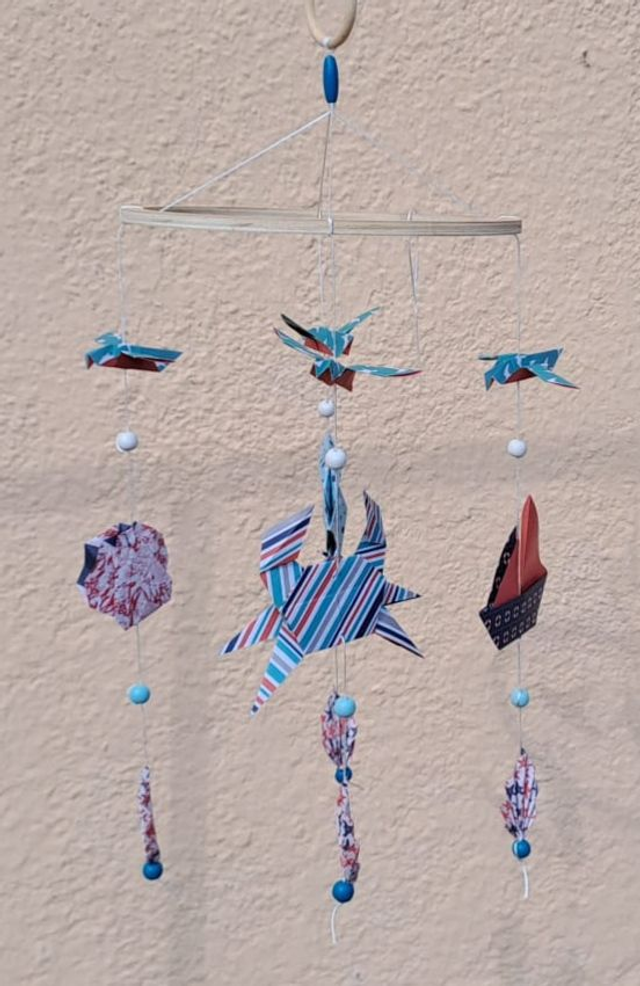 Mobile suspension - Bateau sur l&#039;eau